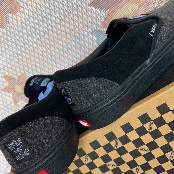 Vans WMNS Bmx Slip-On
Fast And Loose Black
VN0005V1BLA
Sneakers - Picture 15 of 16